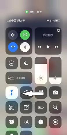 iphone手电筒打开不亮了照相机不好用