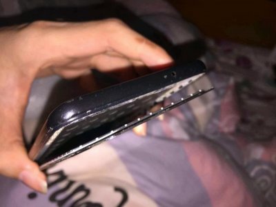 手机屏幕和机身分离了怎么粘起来要多少钱