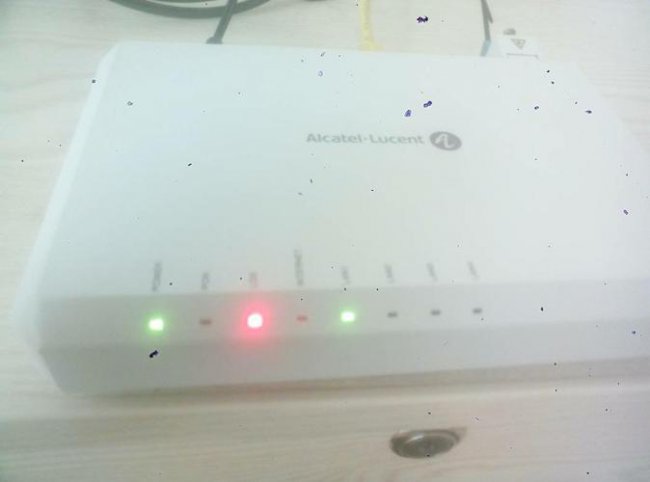 wifi路由器灯变红了怎么办啊