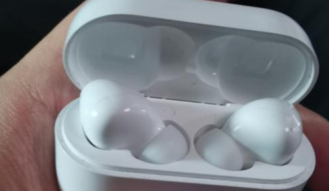 蓝牙耳机只有一边有声音怎么办但是耳机没问题