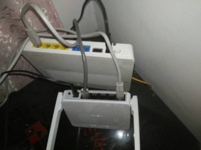 wifi los红灯一直闪是什么情况？是欠费了吗？