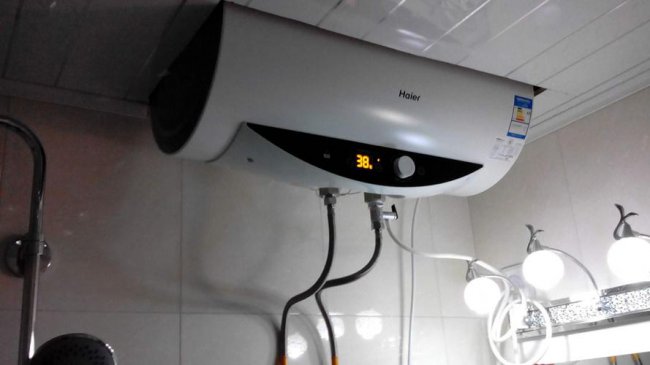 热水器有电但是显示器不亮还可以用吗
