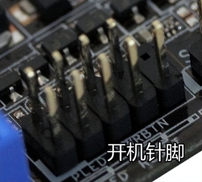 电脑开不开机一直黑屏怎么办