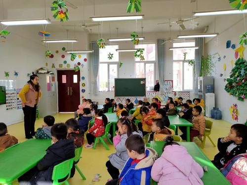 小学生不离开座位的室内游戏