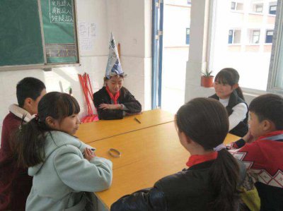 小学生不离开座位的室内游戏 公开课活跃气氛的开场小游戏
